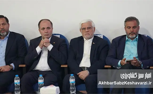 تصاویر-صمیمانه-وزیر-جهاد-کشاورزی-(نوری)-و-عارف-در-کنار-«ژن-برتر»-99