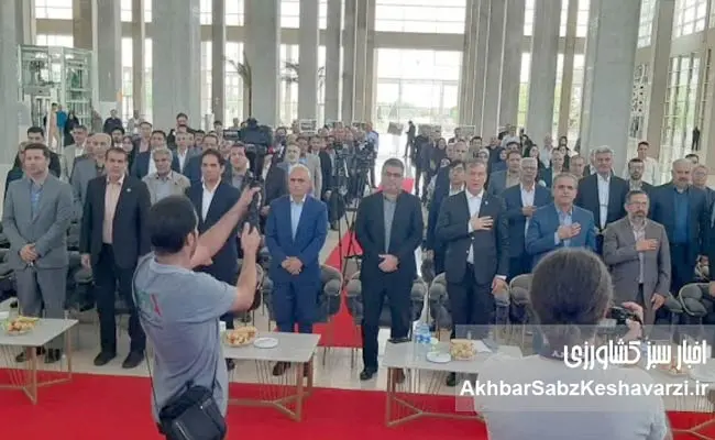 معاون-امور-باغبانی-آیفارم؛-بستری-برای-معرفی-تکنولوژی‌های-جدید-.jpg-1