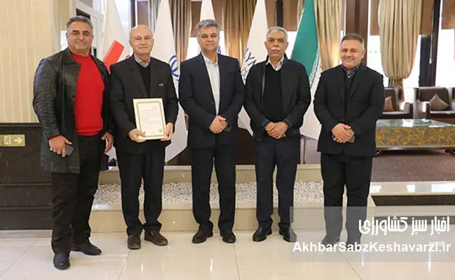 تجلیل-از-سرمایه‌های-ماندگار-بانک-کشاورزی-در-یک-هم‌اندیشی-ملی-7