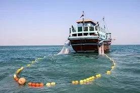توقیف یک فروند شناور لنج صیادی متخلف در قشم

