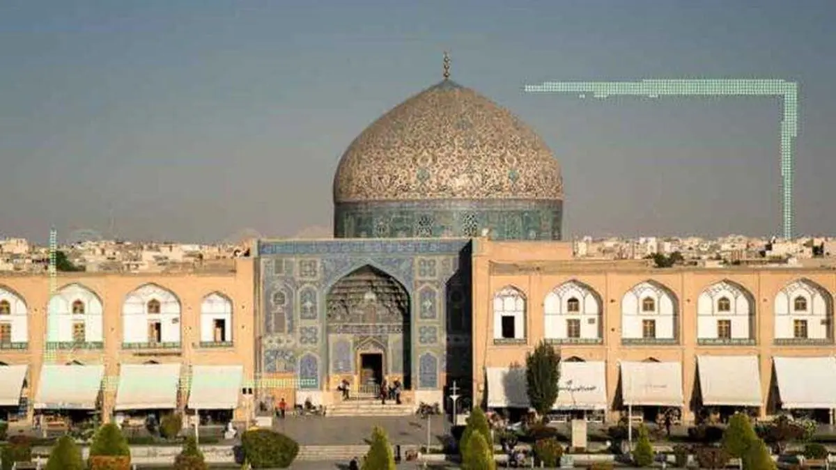 فرونشست در یک کیلومتری بنا‌های تاریخی اصفهان