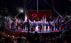 بیگ ای (Big E) جمعیت زیادی را برای نمایش و مسابقات کشاورزی جذب میکند