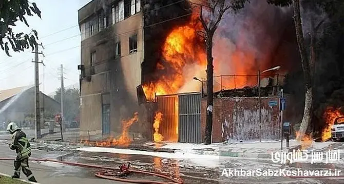 آتش‌سوزی انبار مرکزی میهن: مهار فوری حریق گسترده توسط آتش‌نشان گلستان