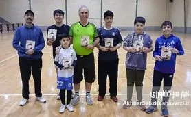 کودکان گرگانی در کنار نویسنده «صد راه صرفه‌جویی در مصرف آب»؛ آموزش از همین امروز برای نجات فردا