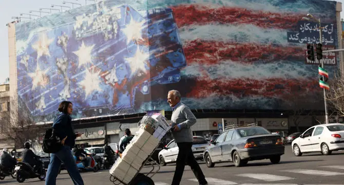 ایران قول دفاع از خود را می‌دهد; راه‌حل دیپلماتیک را برای بن‌بست آمریکا می‌بیند